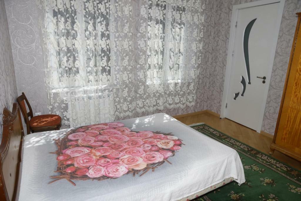 Nana'S Apartment Кутаиси Екстериор снимка