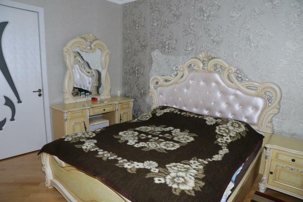 Nana'S Apartment Кутаиси Екстериор снимка