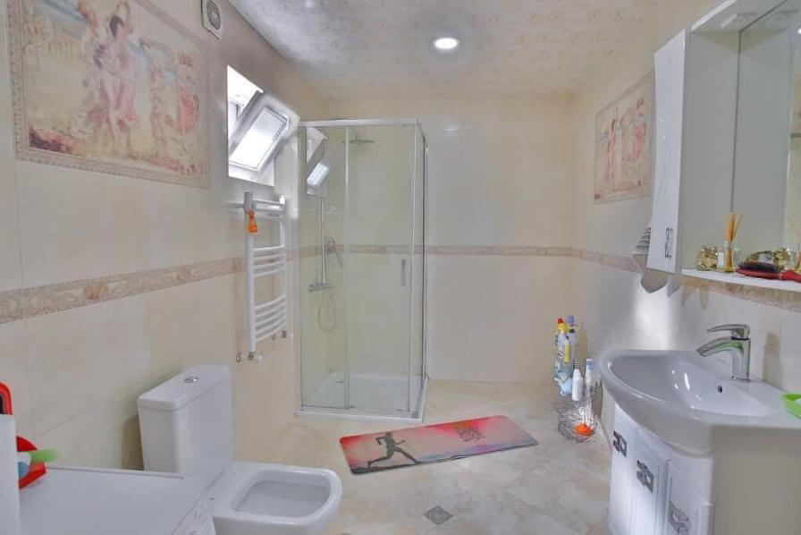 Nana'S Apartment Кутаиси Екстериор снимка
